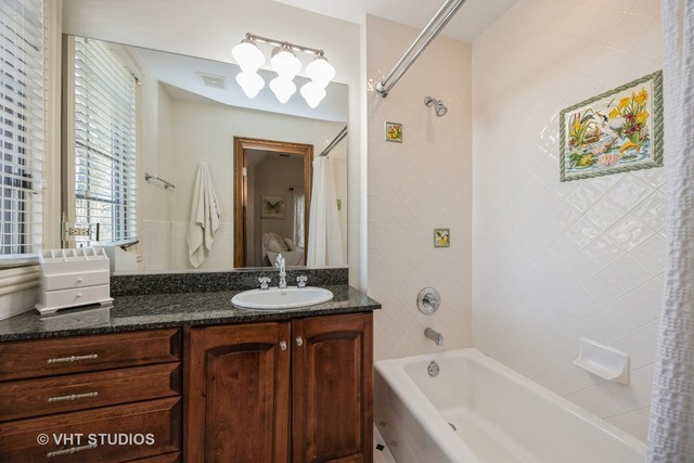 6100 Timber Ridge Court, Indian Head Park, IL 60525