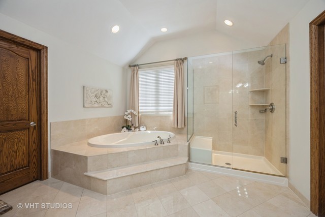 6100 Timber Ridge Court, Indian Head Park, IL 60525