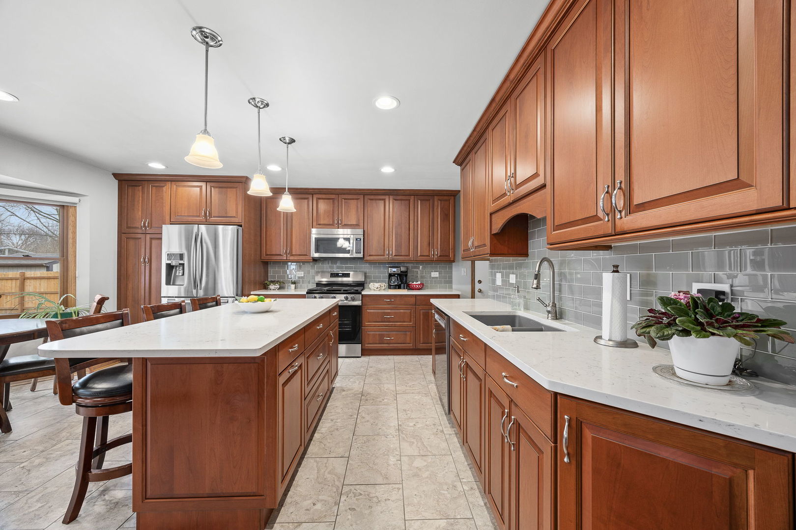 20W505 Elizabeth Street, Downers Grove, IL 60516