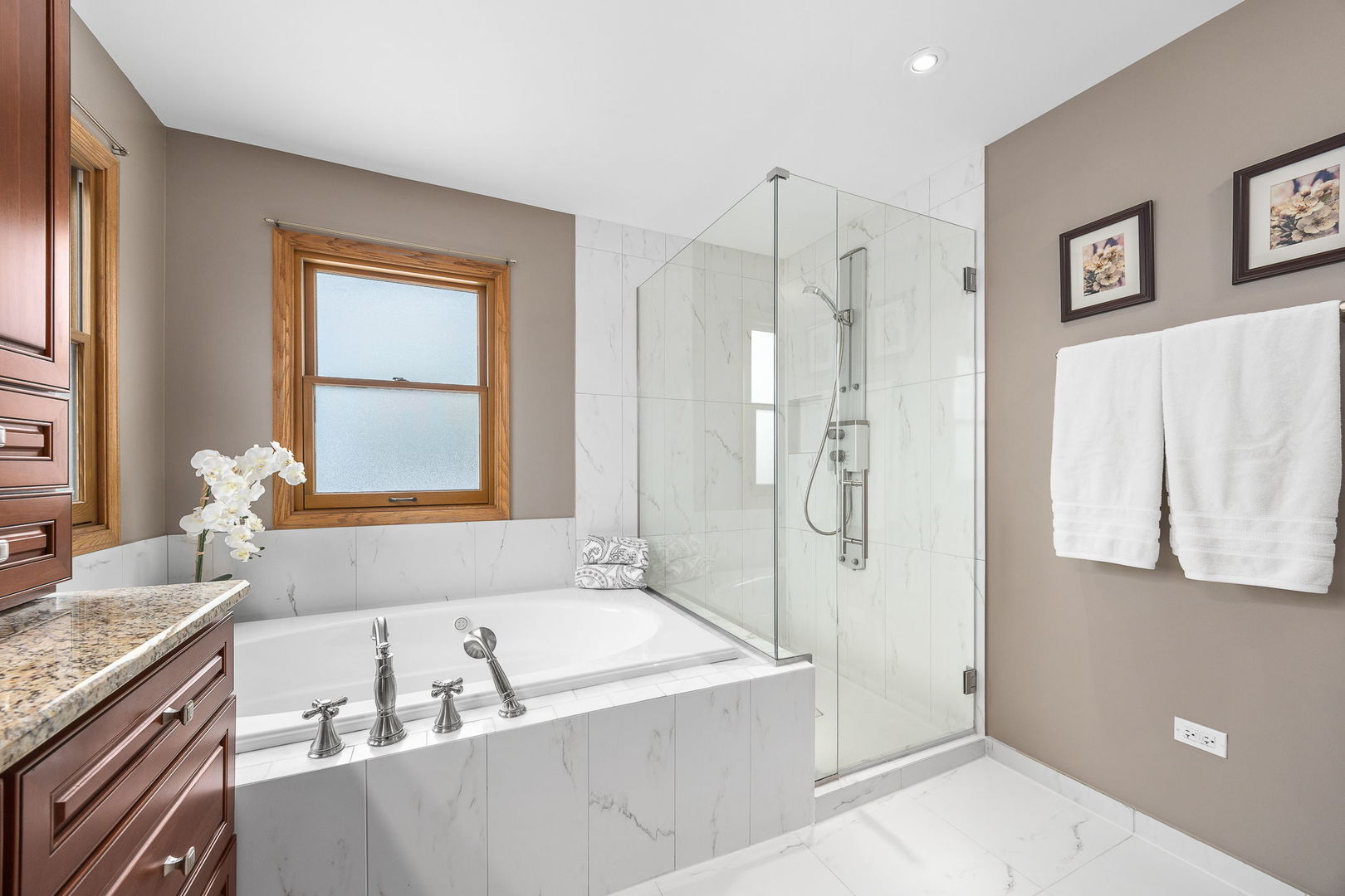 20W505 Elizabeth Street, Downers Grove, IL 60516