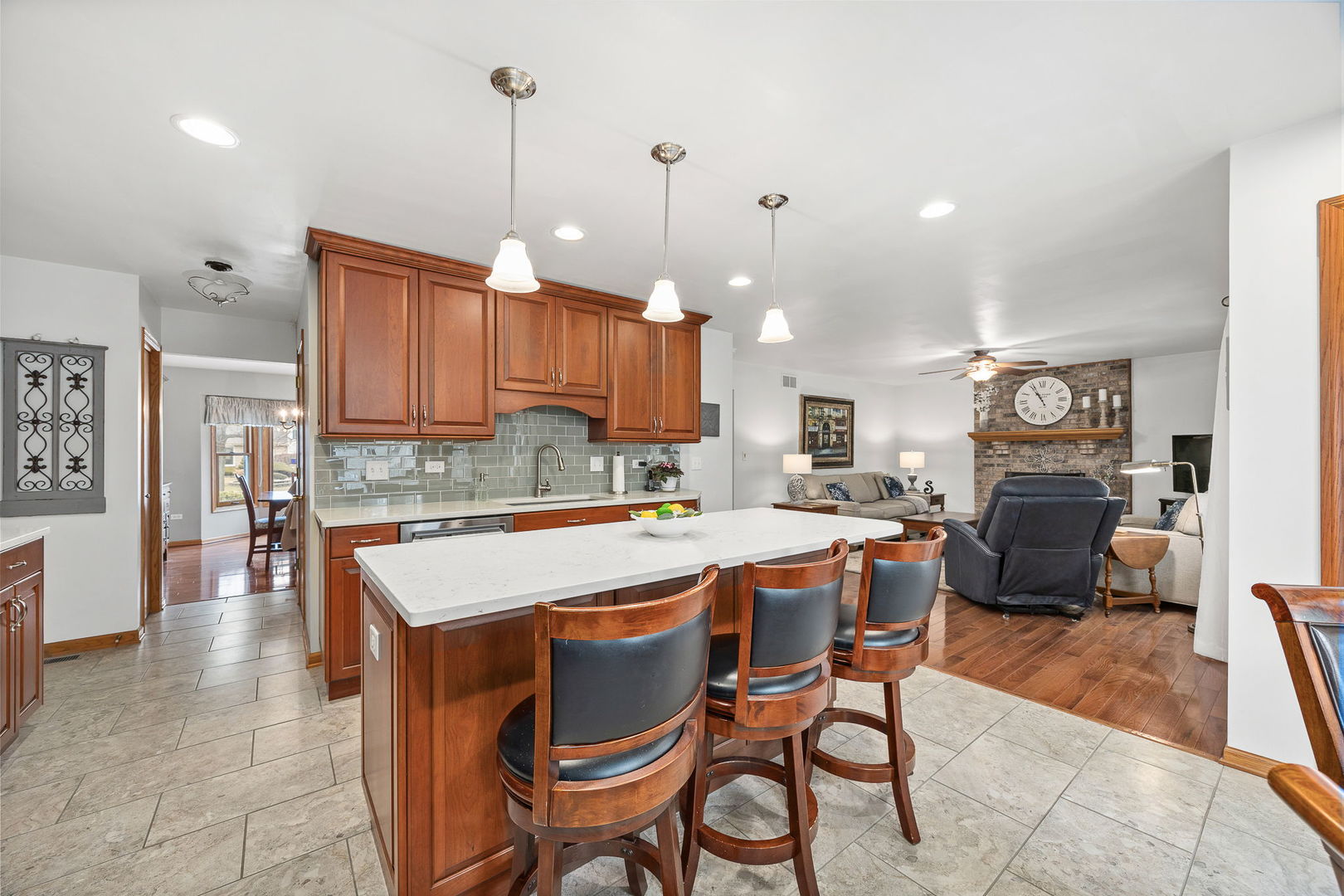 20W505 Elizabeth Street, Downers Grove, IL 60516