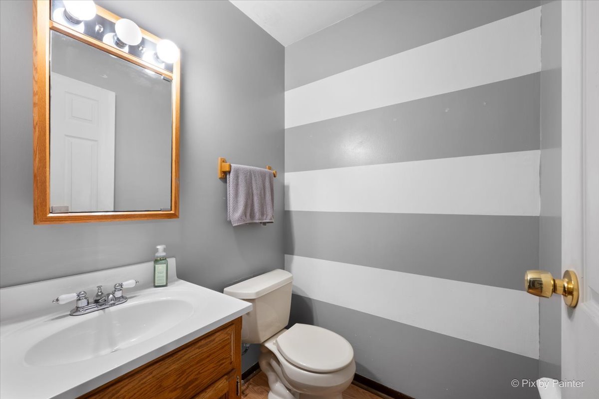 1751 Hemlock Drive, Glendale Heights, IL 60139