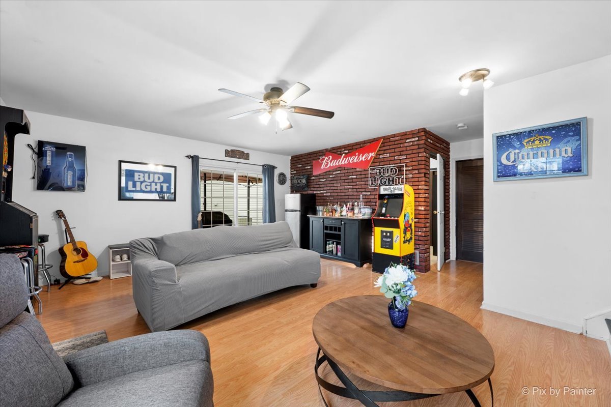 1751 Hemlock Drive, Glendale Heights, IL 60139