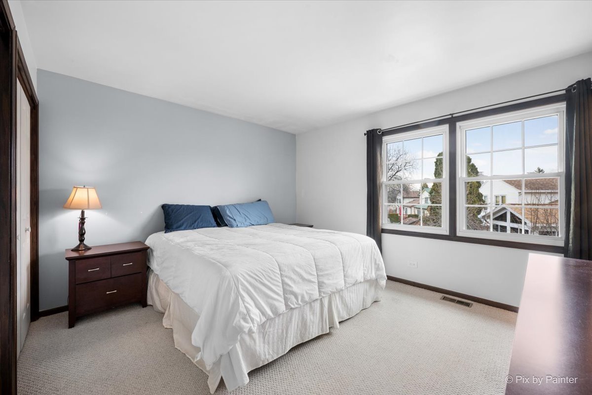 1751 Hemlock Drive, Glendale Heights, IL 60139