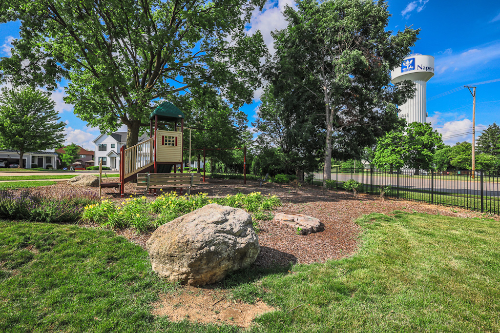 3718 Tramore Court, Naperville, IL 60564