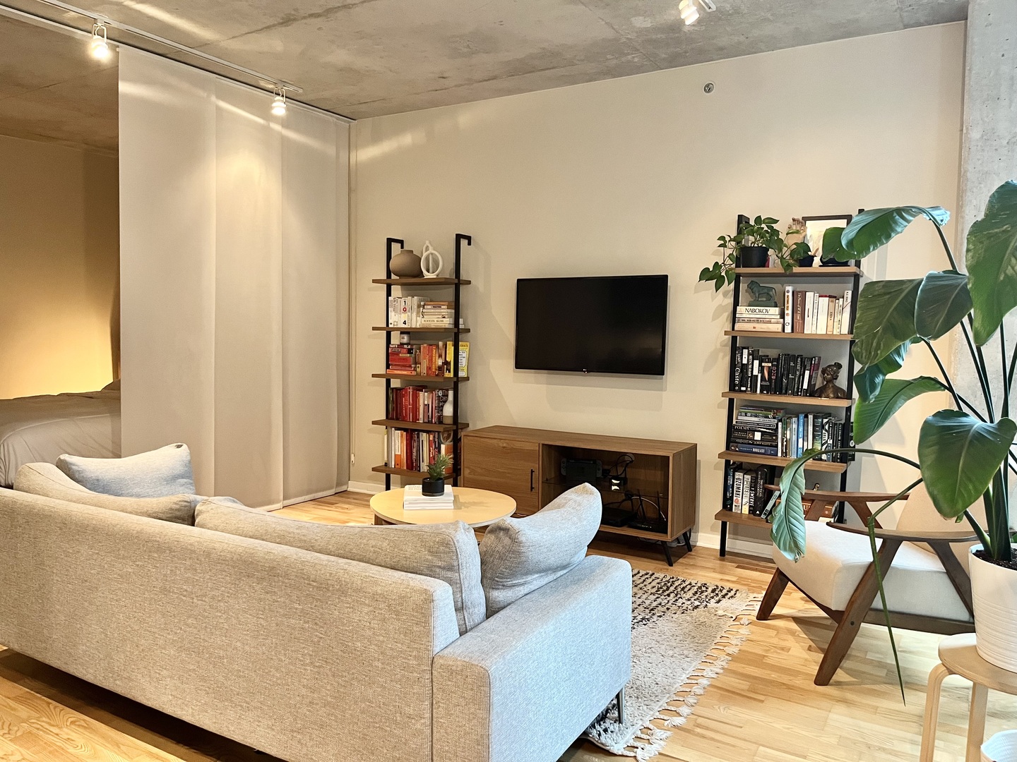 659 W Randolph Street #1217, Chicago, IL 60661