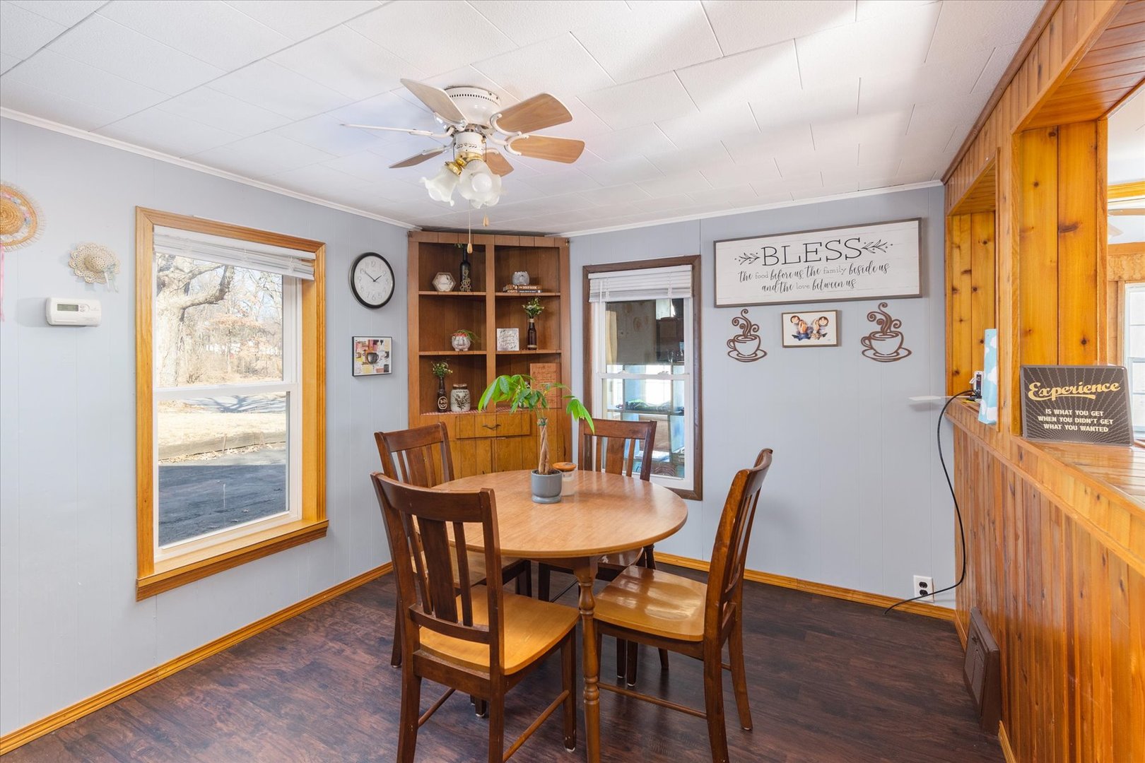 609 N Lincoln Street, Utica, IL 61373