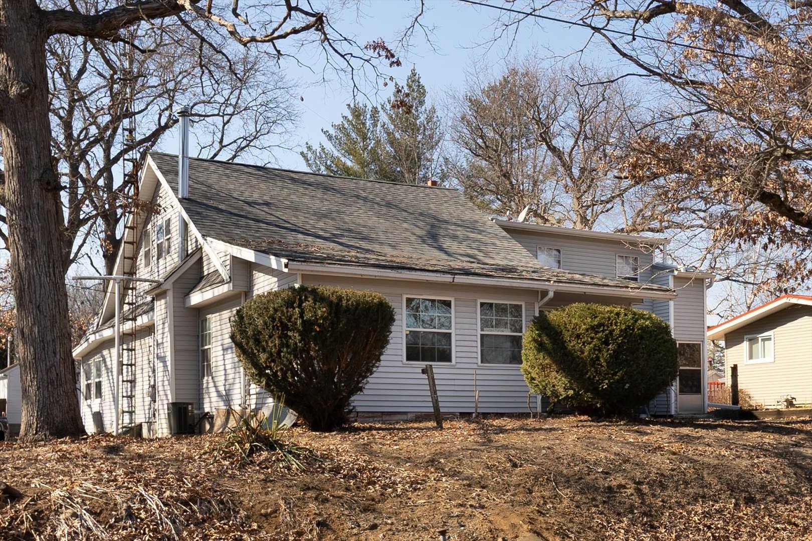 609 N Lincoln Street, Utica, IL 61373