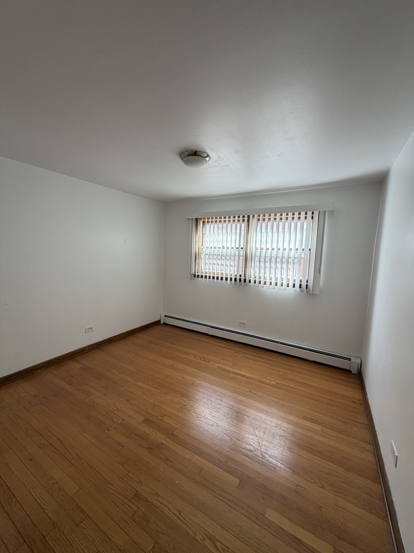 8652 S Leamington Street, Burbank, IL 60459