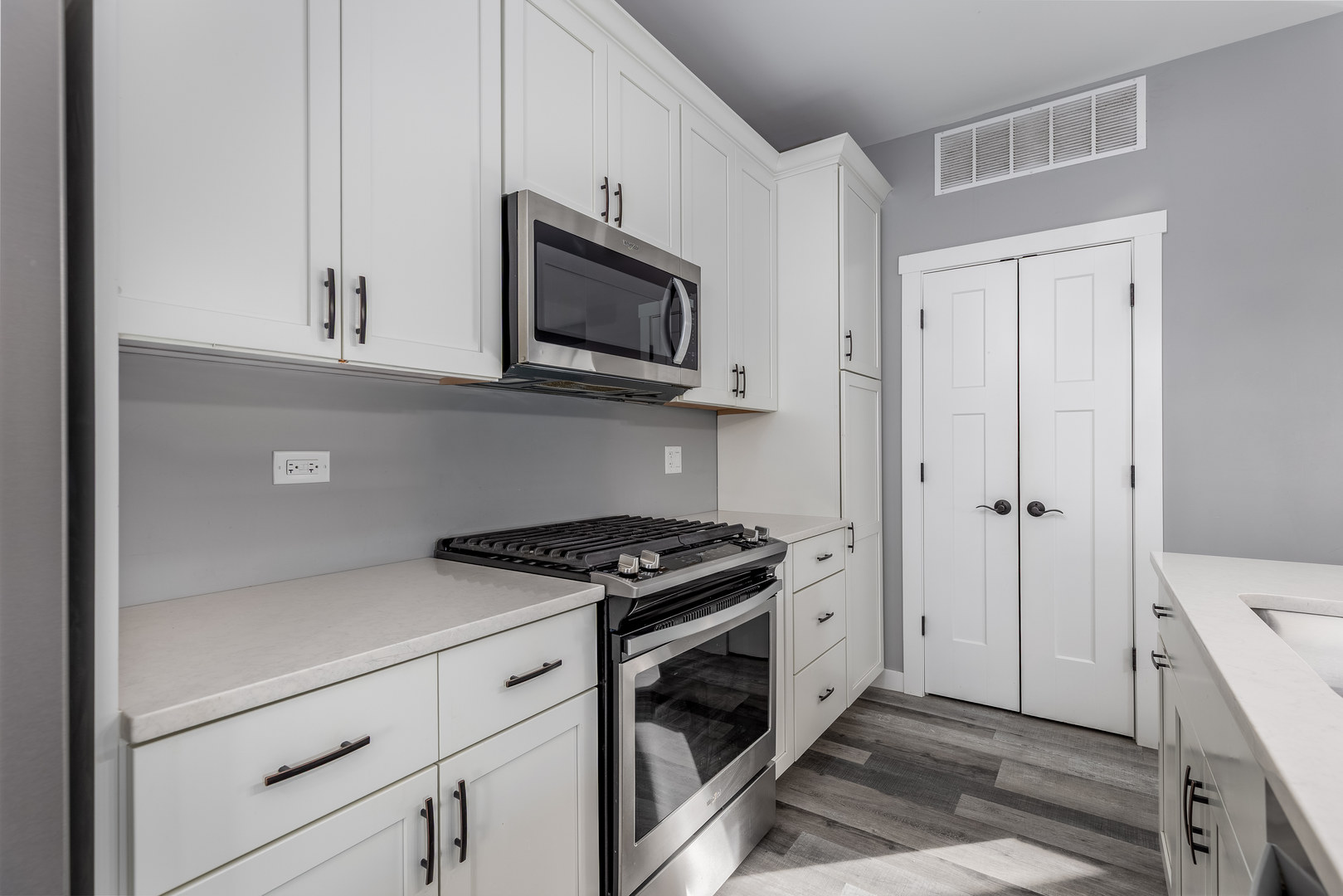 100 Great Loop Dr #48, Ottawa, IL 61350