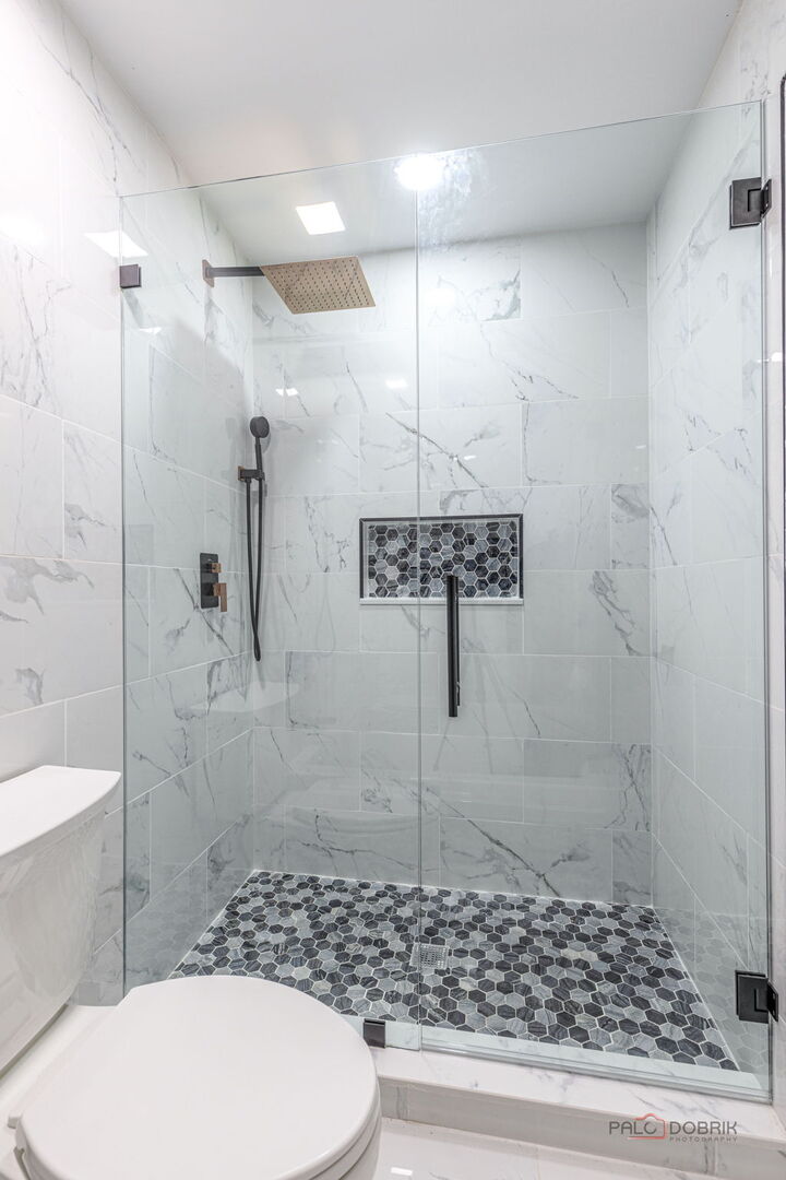 2892 Parkside Drive, Highland Park, IL 60035