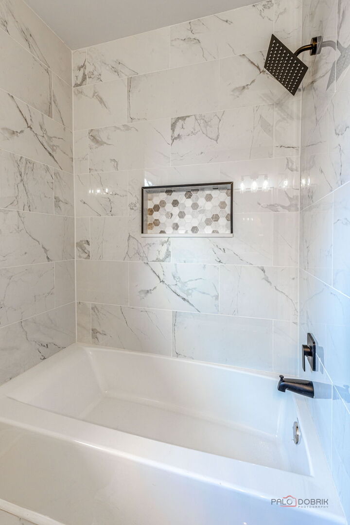 2892 Parkside Drive, Highland Park, IL 60035