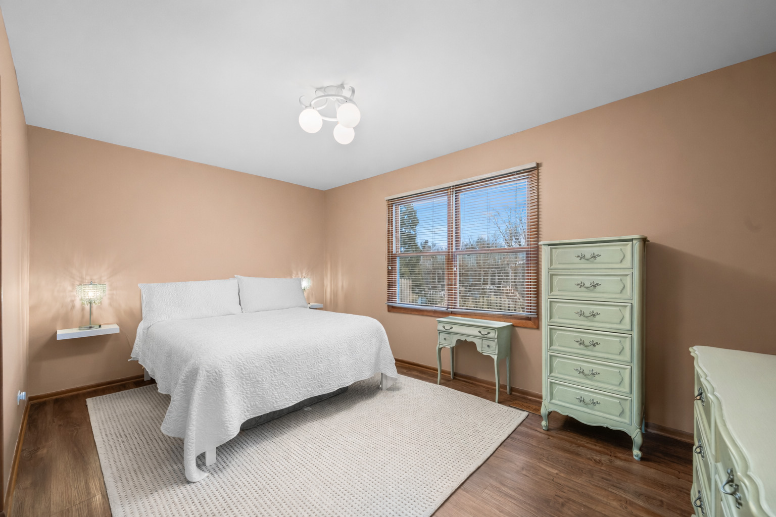 1034 Tamarack Lane, Libertyville, IL 60048