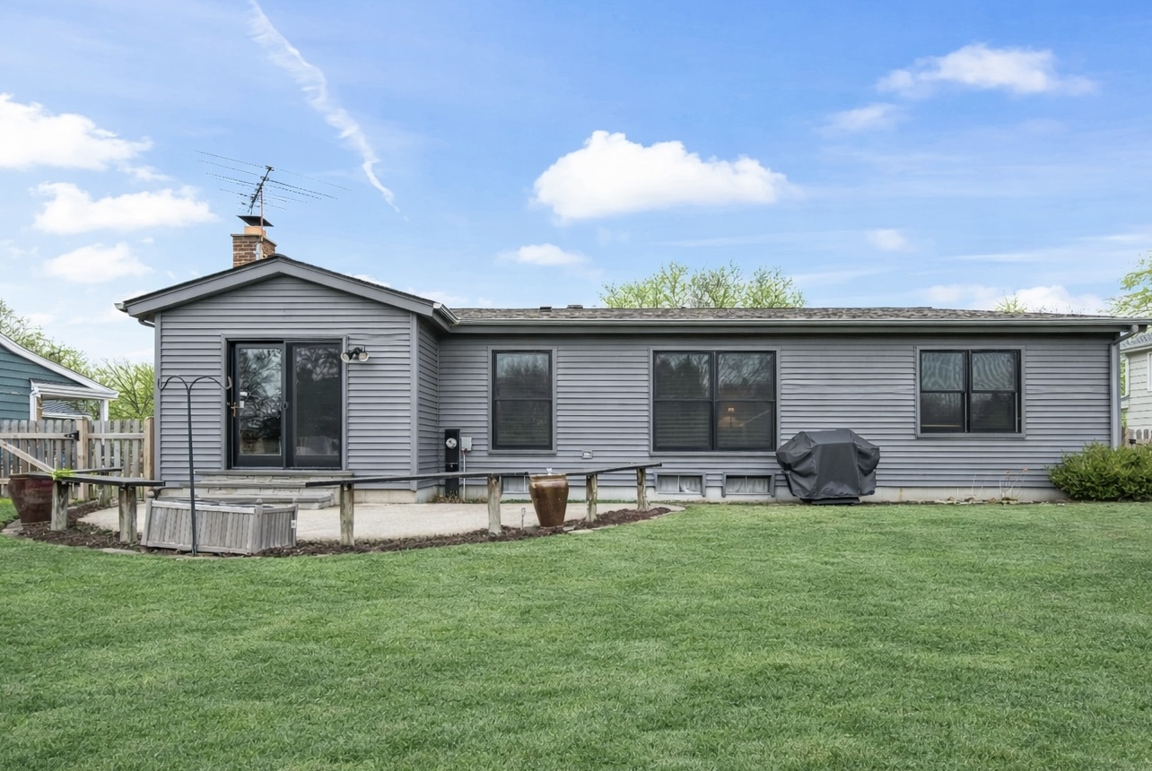 1034 Tamarack Lane, Libertyville, IL 60048