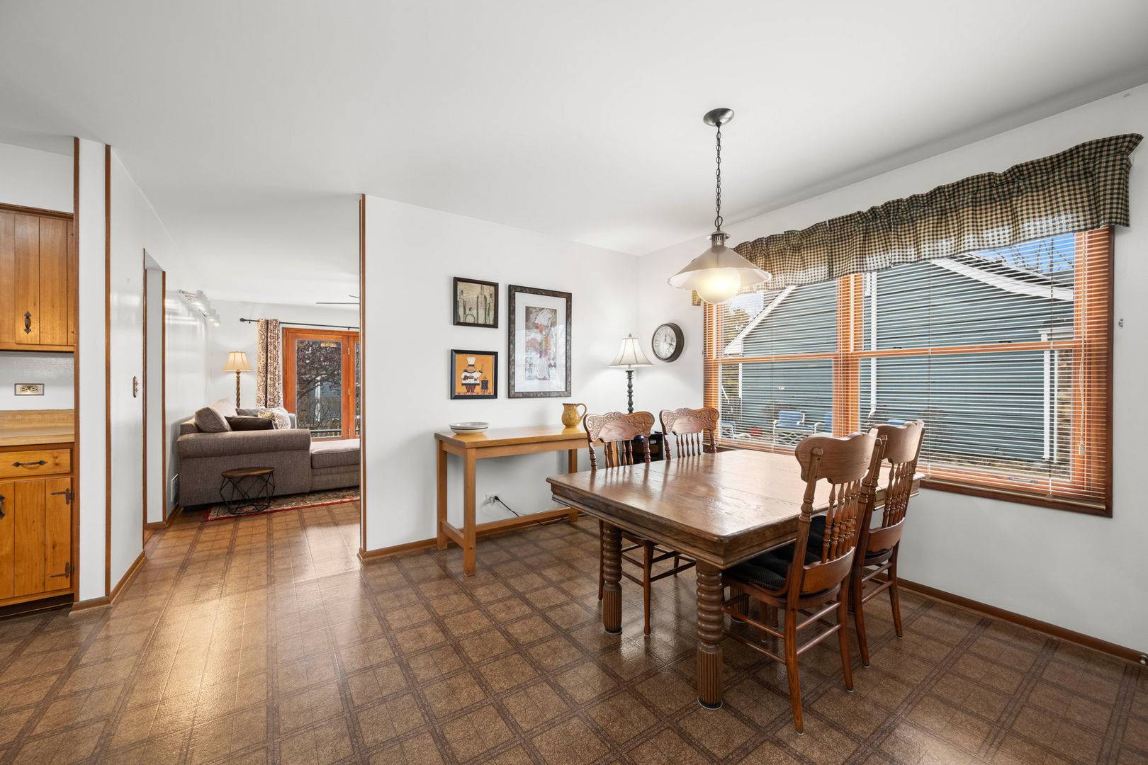 1034 Tamarack Lane, Libertyville, IL 60048