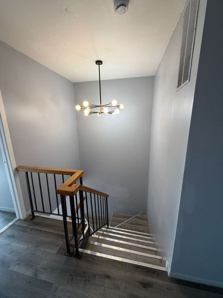 1612 Islandview Court, Hoffman Estates, IL 60169