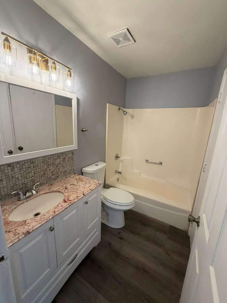 1612 Islandview Court, Hoffman Estates, IL 60169