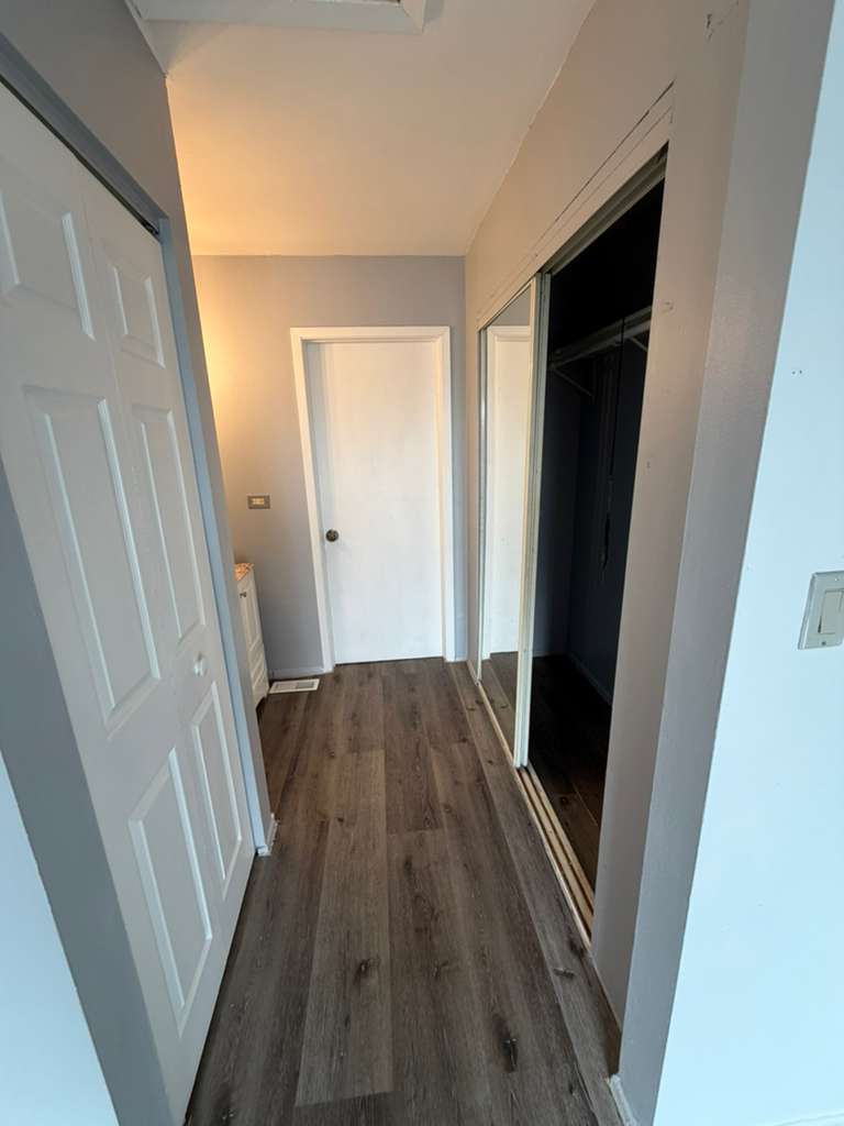 1612 Islandview Court, Hoffman Estates, IL 60169