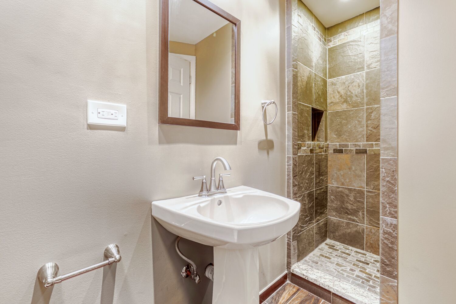 2222 Seaver Lane, Hoffman Estates, IL 60169