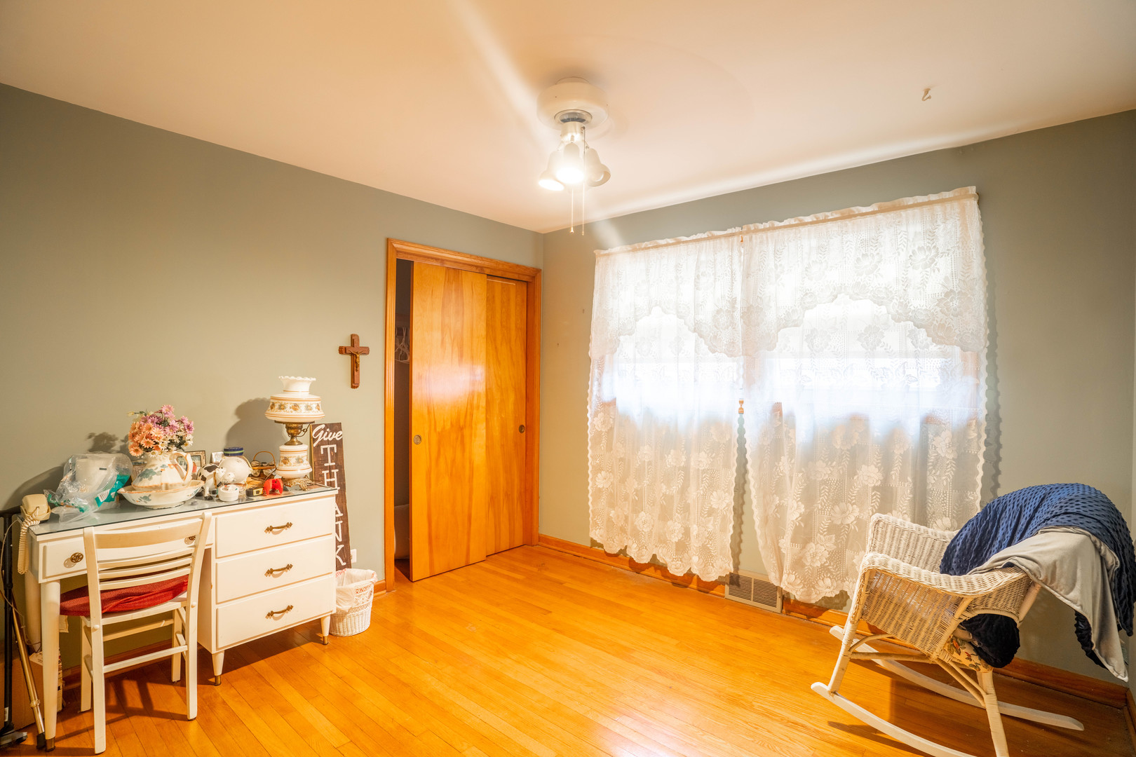 5734 S Melvina Avenue, Chicago, IL 60638