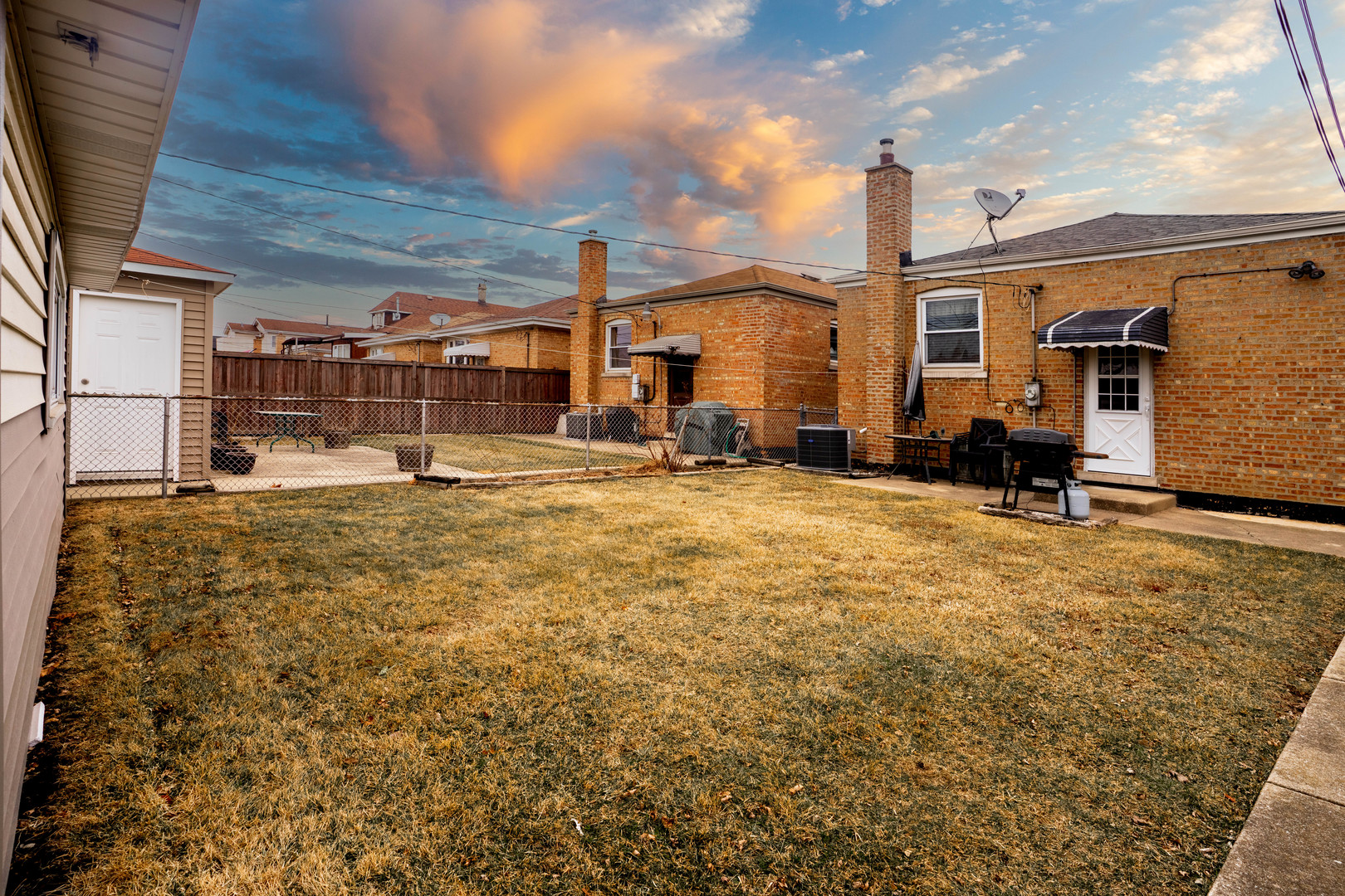 5734 S Melvina Avenue, Chicago, IL 60638