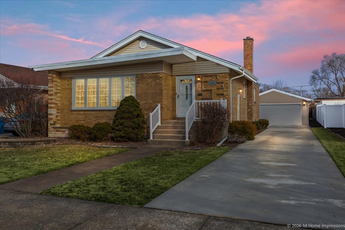 5004 Harnew Road, Oak Lawn, IL 60453