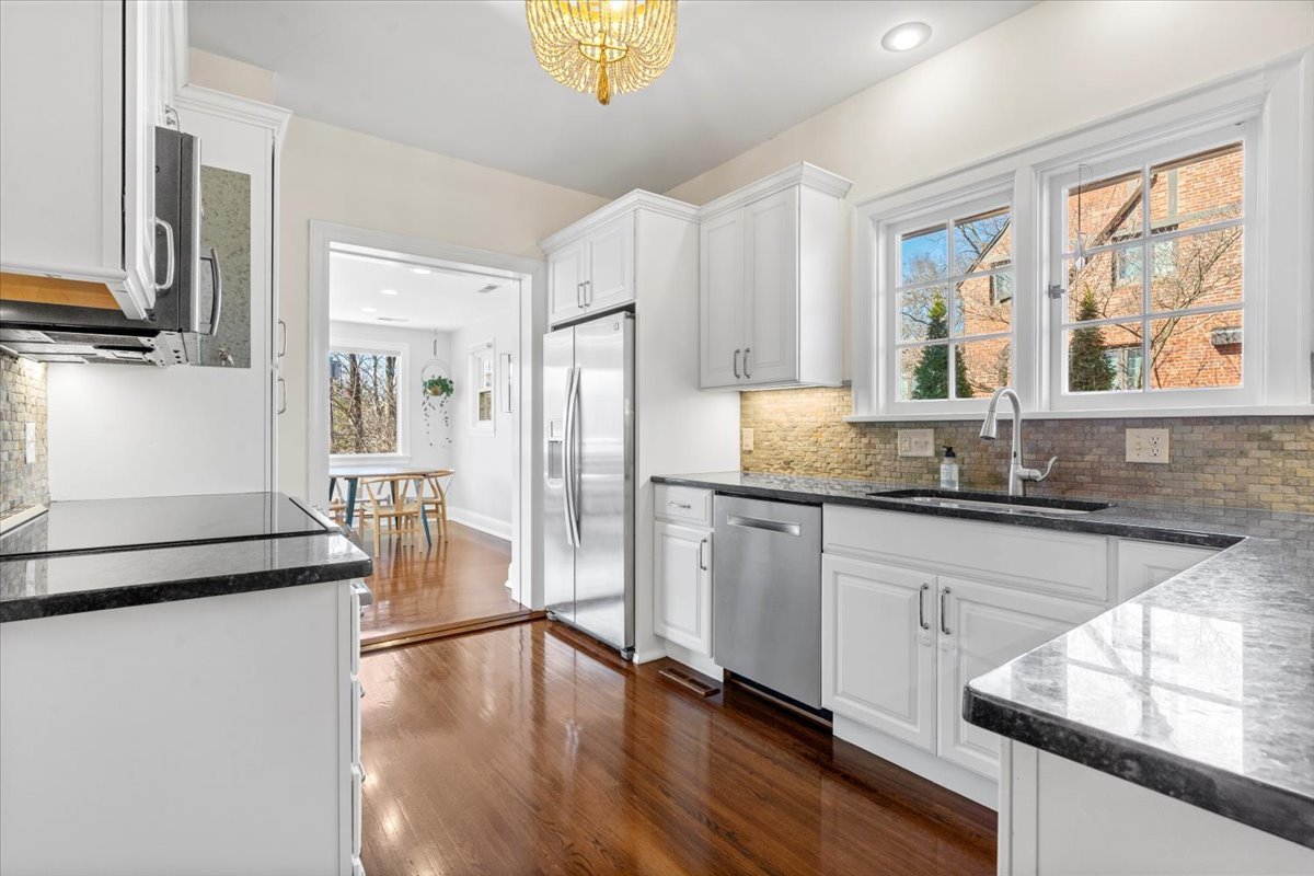 2121 Illini Road, Springfield, IL 62704