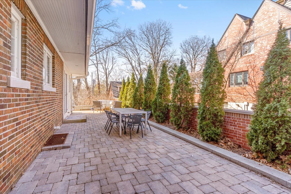 2121 Illini Road, Springfield, IL 62704