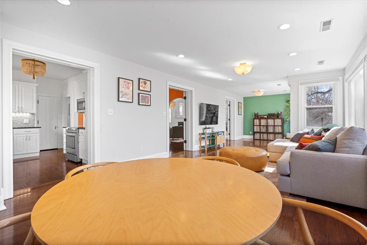 2121 Illini Road, Springfield, IL 62704