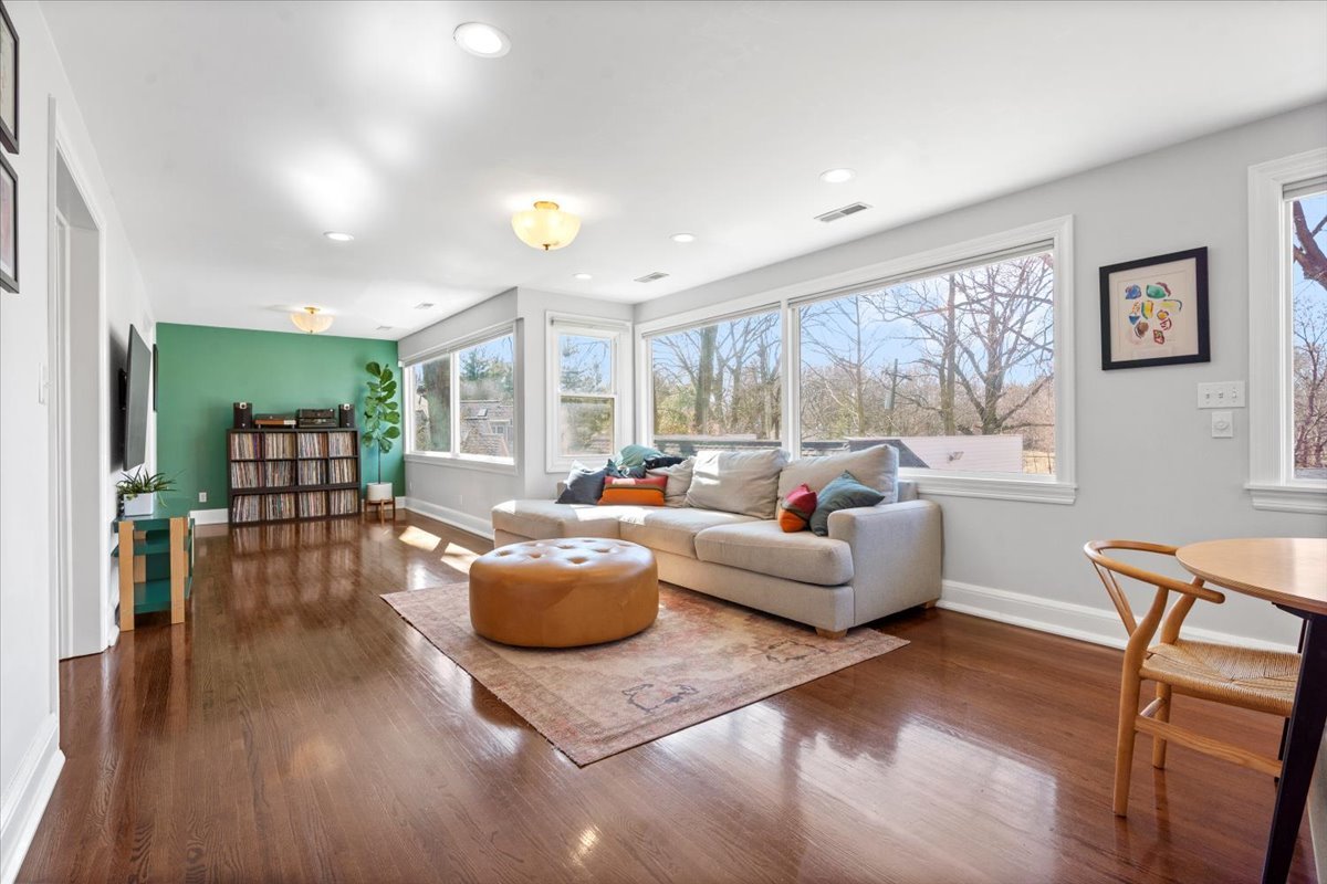 2121 Illini Road, Springfield, IL 62704