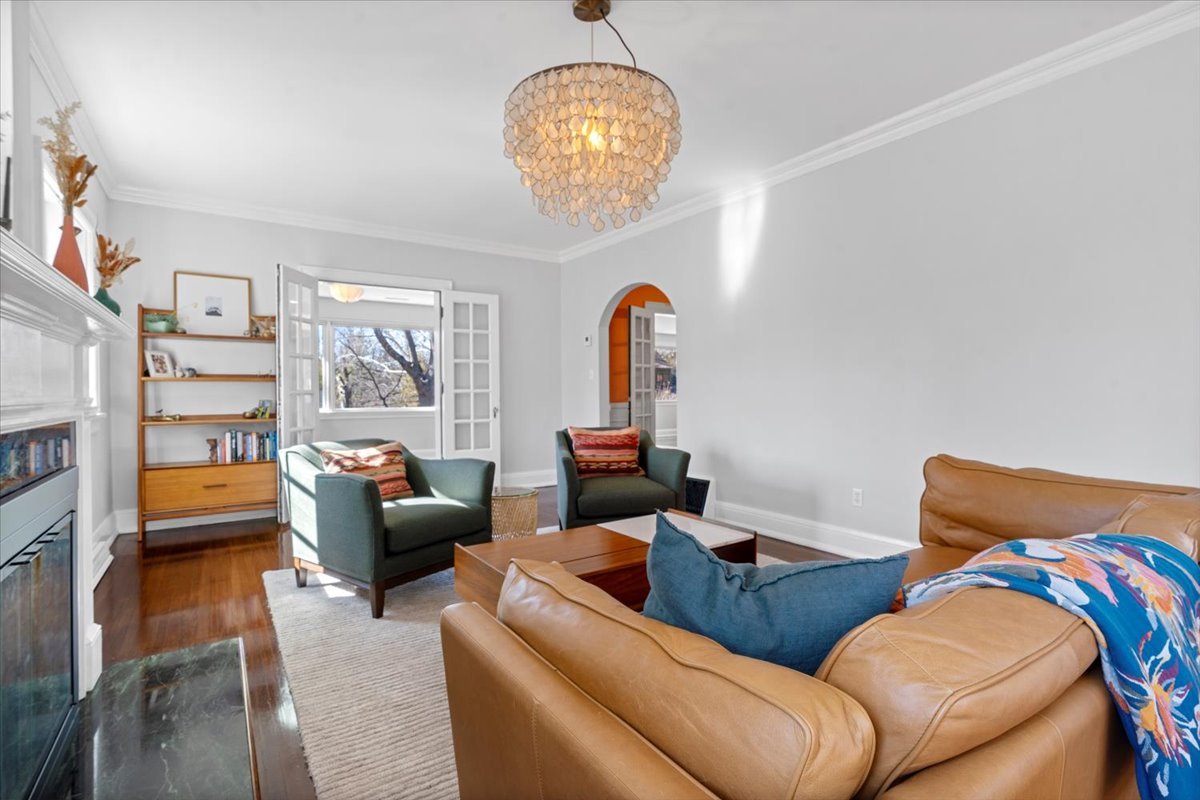 2121 Illini Road, Springfield, IL 62704