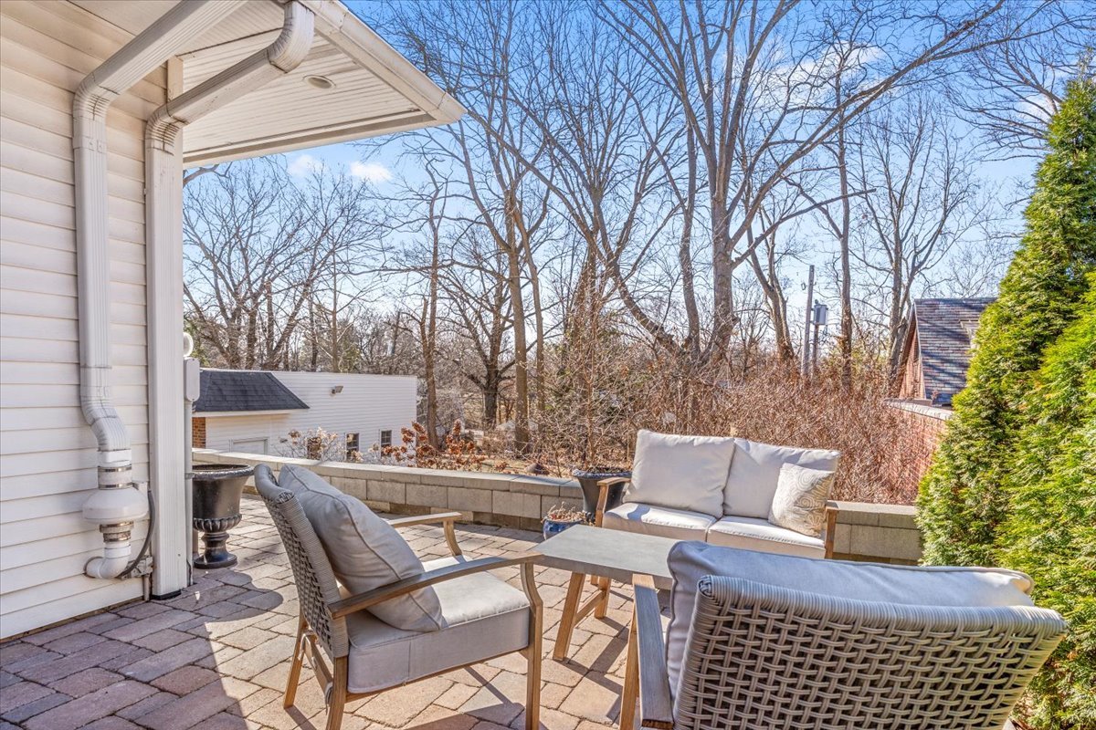 2121 Illini Road, Springfield, IL 62704