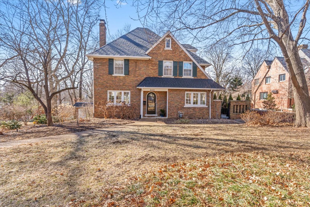 2121 Illini Road, Springfield, IL 62704