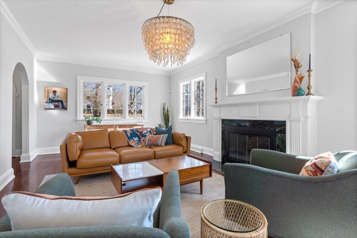 2121 Illini Road, Springfield, IL 62704