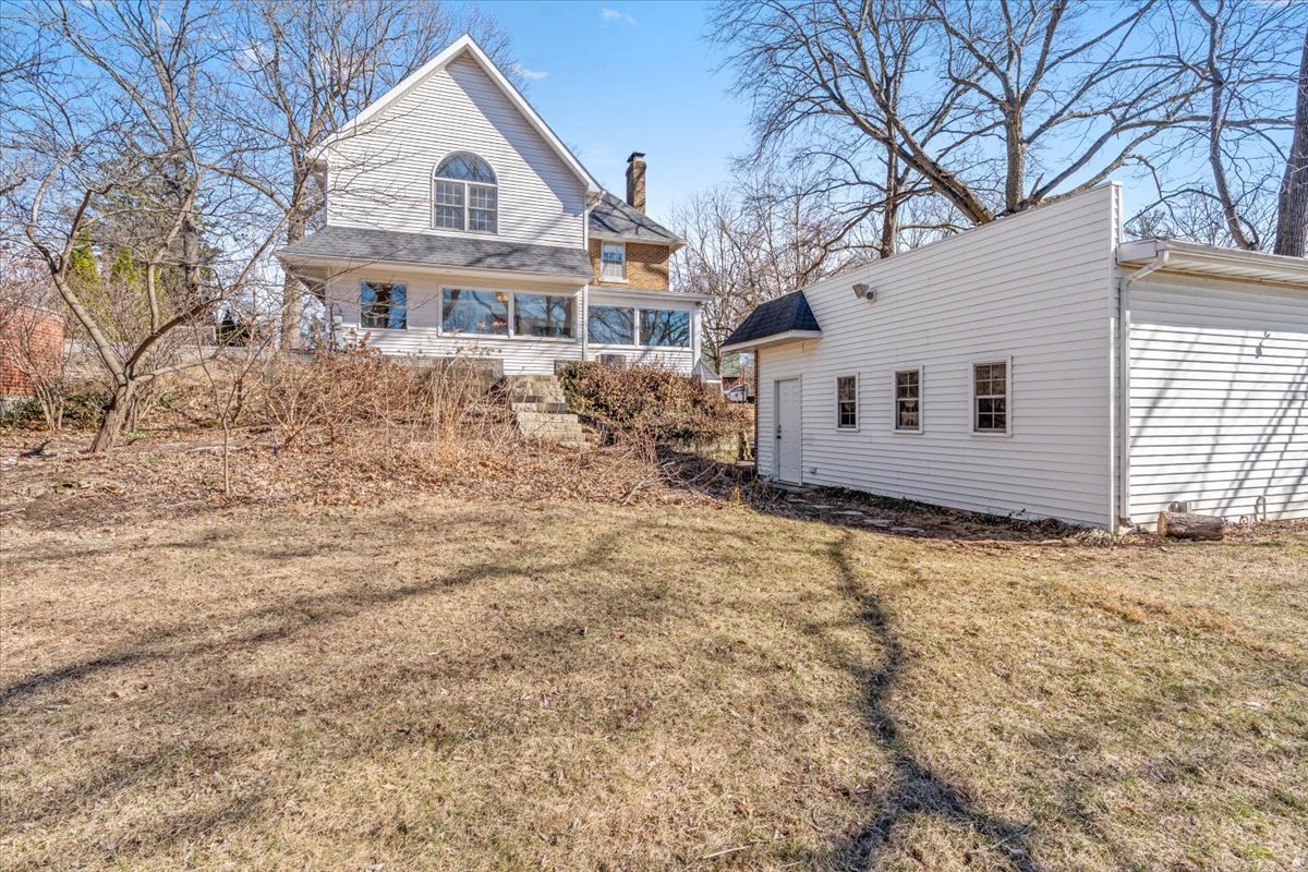 2121 Illini Road, Springfield, IL 62704