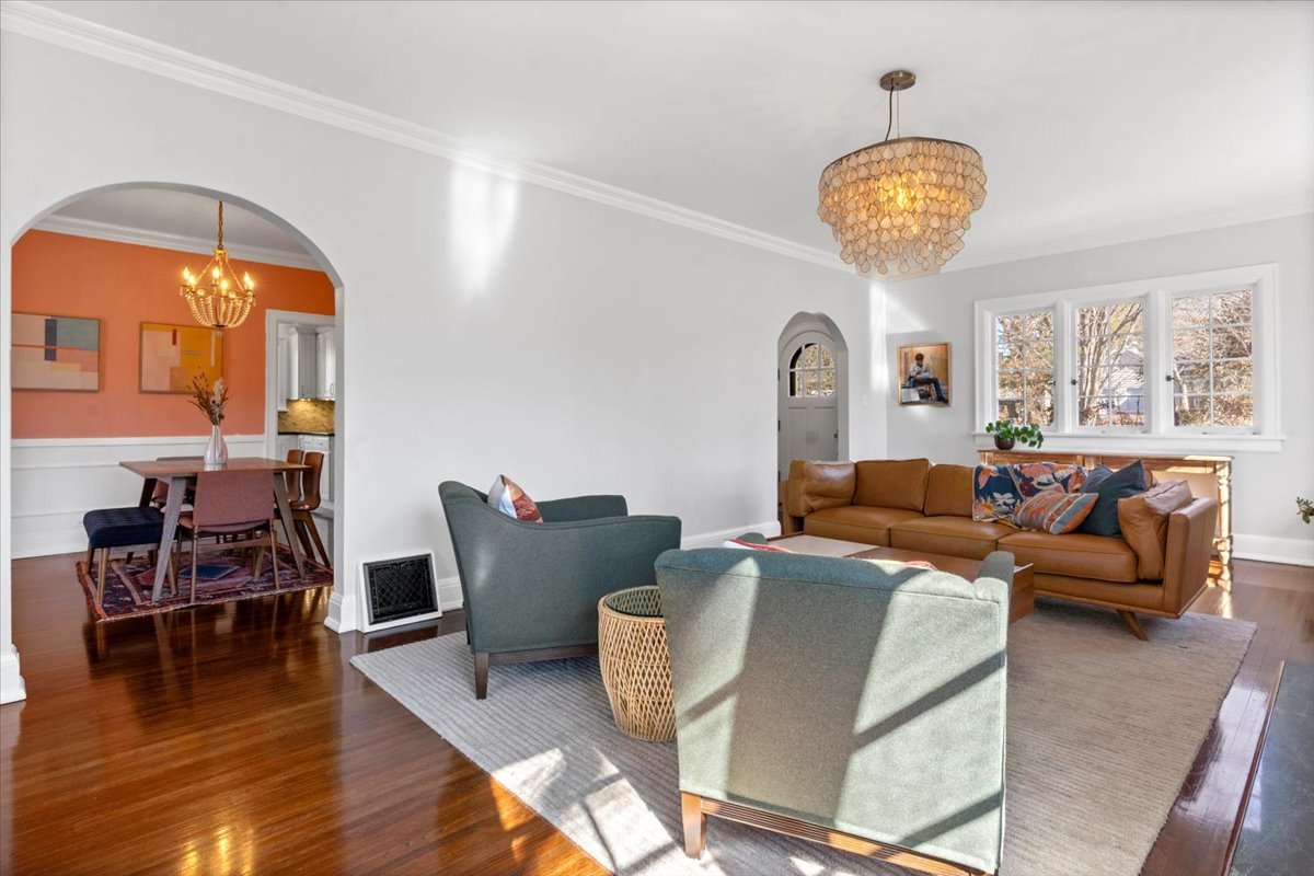 2121 Illini Road, Springfield, IL 62704