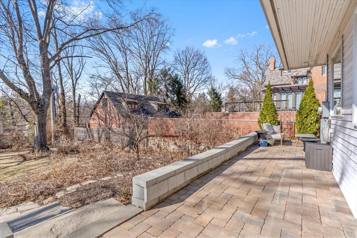 2121 Illini Road, Springfield, IL 62704