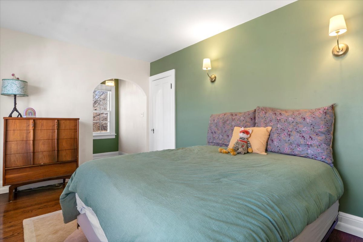 2121 Illini Road, Springfield, IL 62704