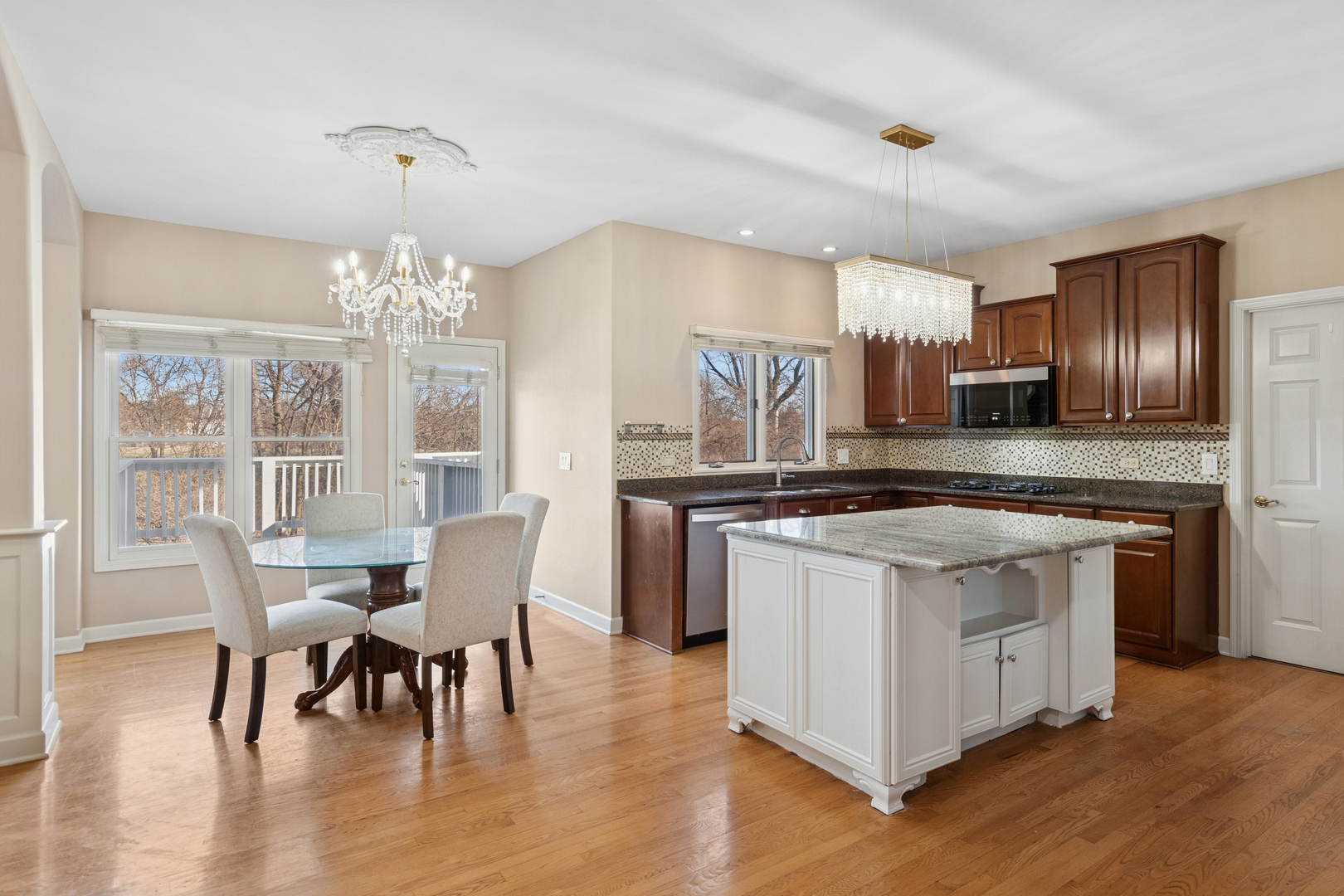 2667 Charter Oak Drive, Aurora, IL 60502