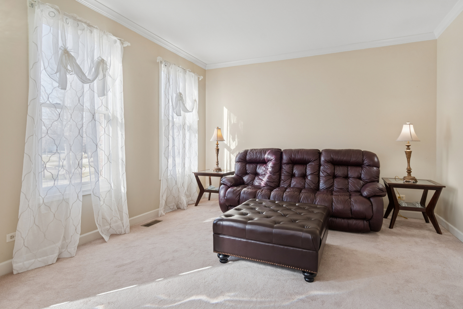 2667 Charter Oak Drive, Aurora, IL 60502