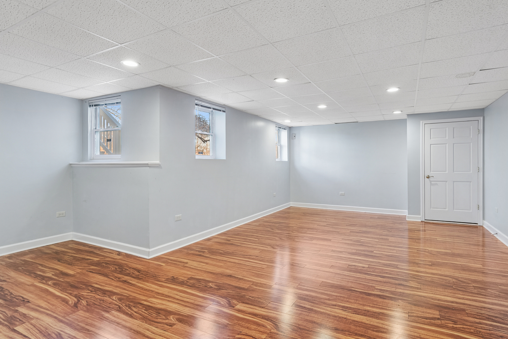 2667 Charter Oak Drive, Aurora, IL 60502