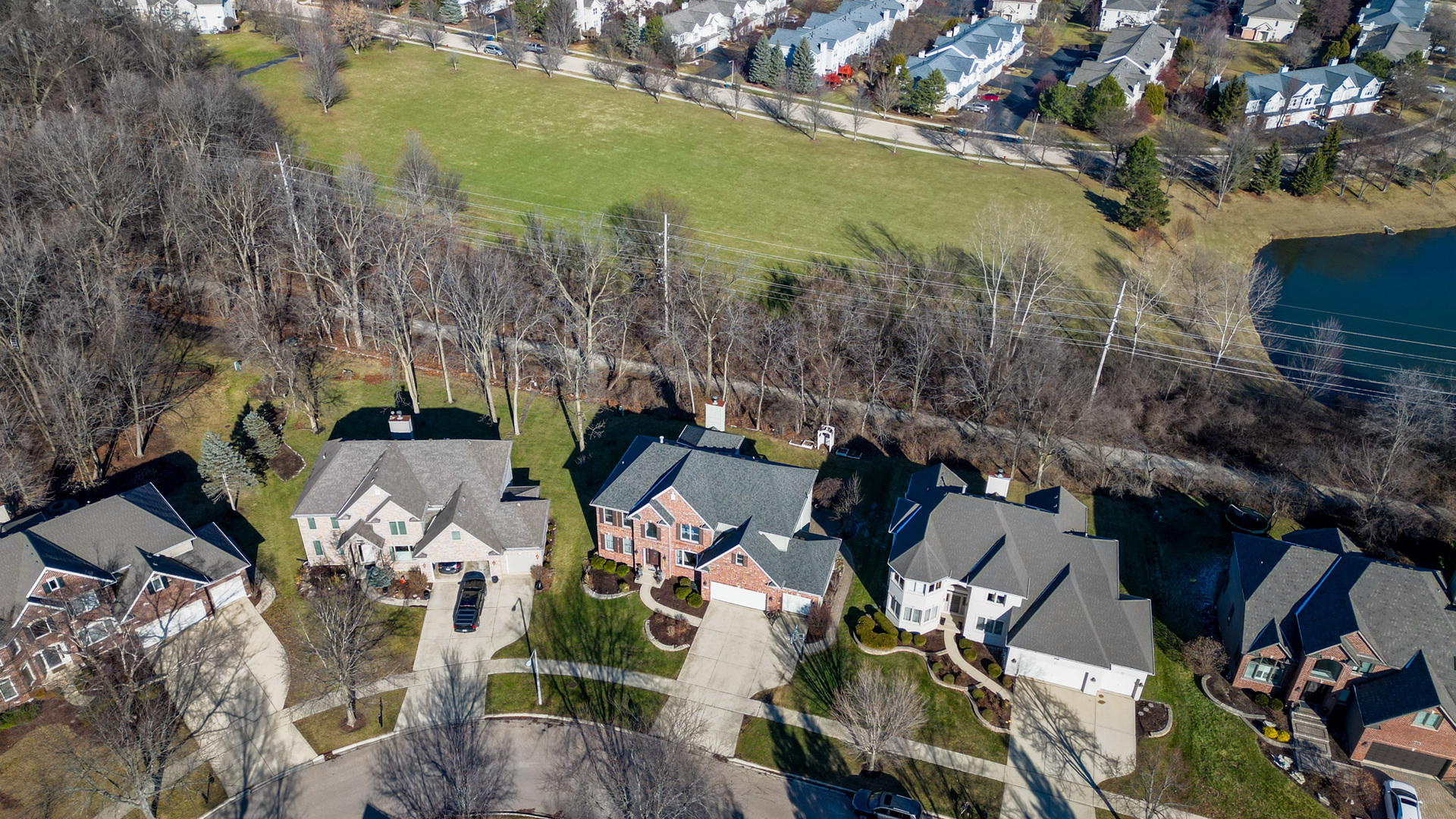 2667 Charter Oak Drive, Aurora, IL 60502