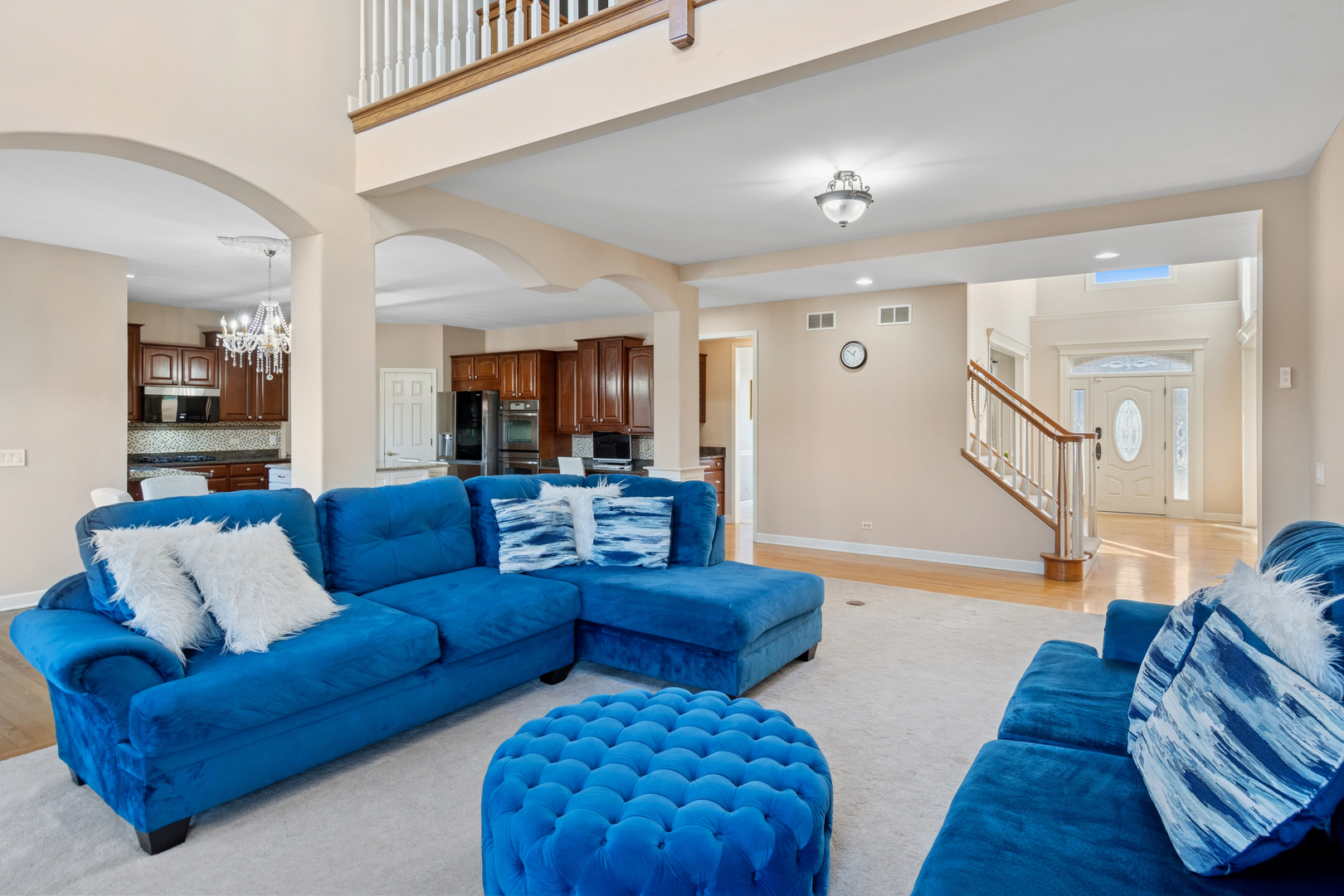 2667 Charter Oak Drive, Aurora, IL 60502