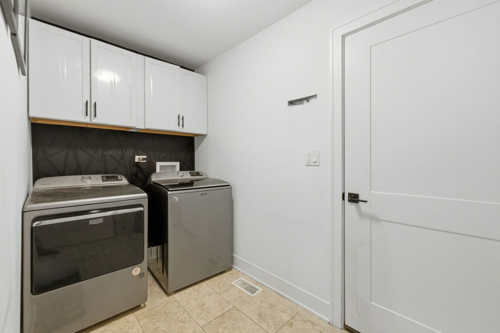 18145 94th Avenue, Tinley Park, IL 60487