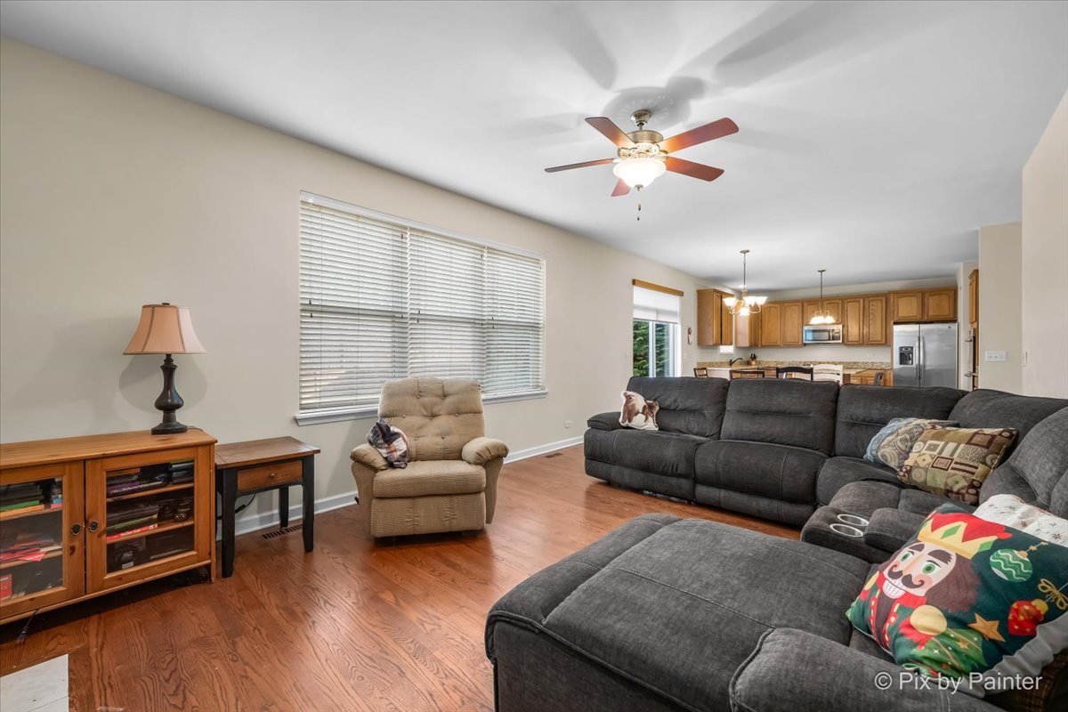 2310 Trailside Lane, Wauconda, IL 60084