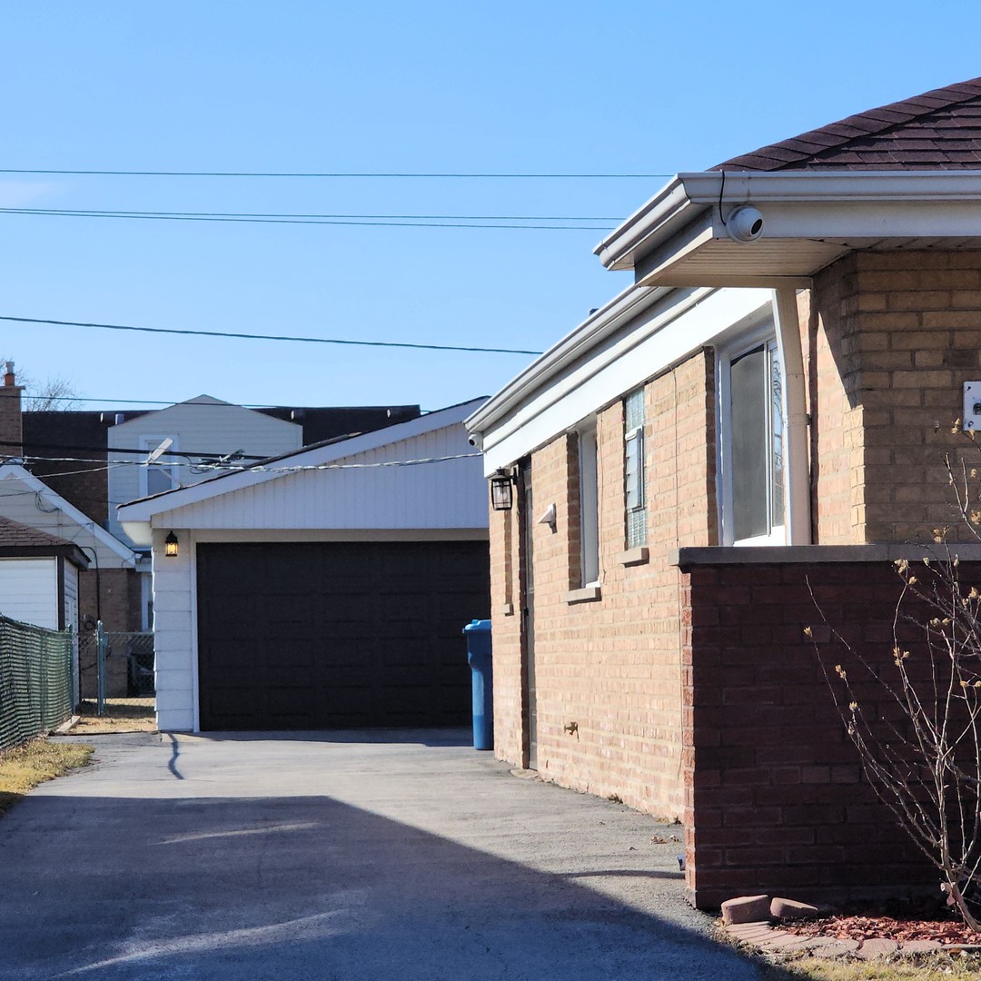 11550 Kolin Avenue, Alsip, IL 60803