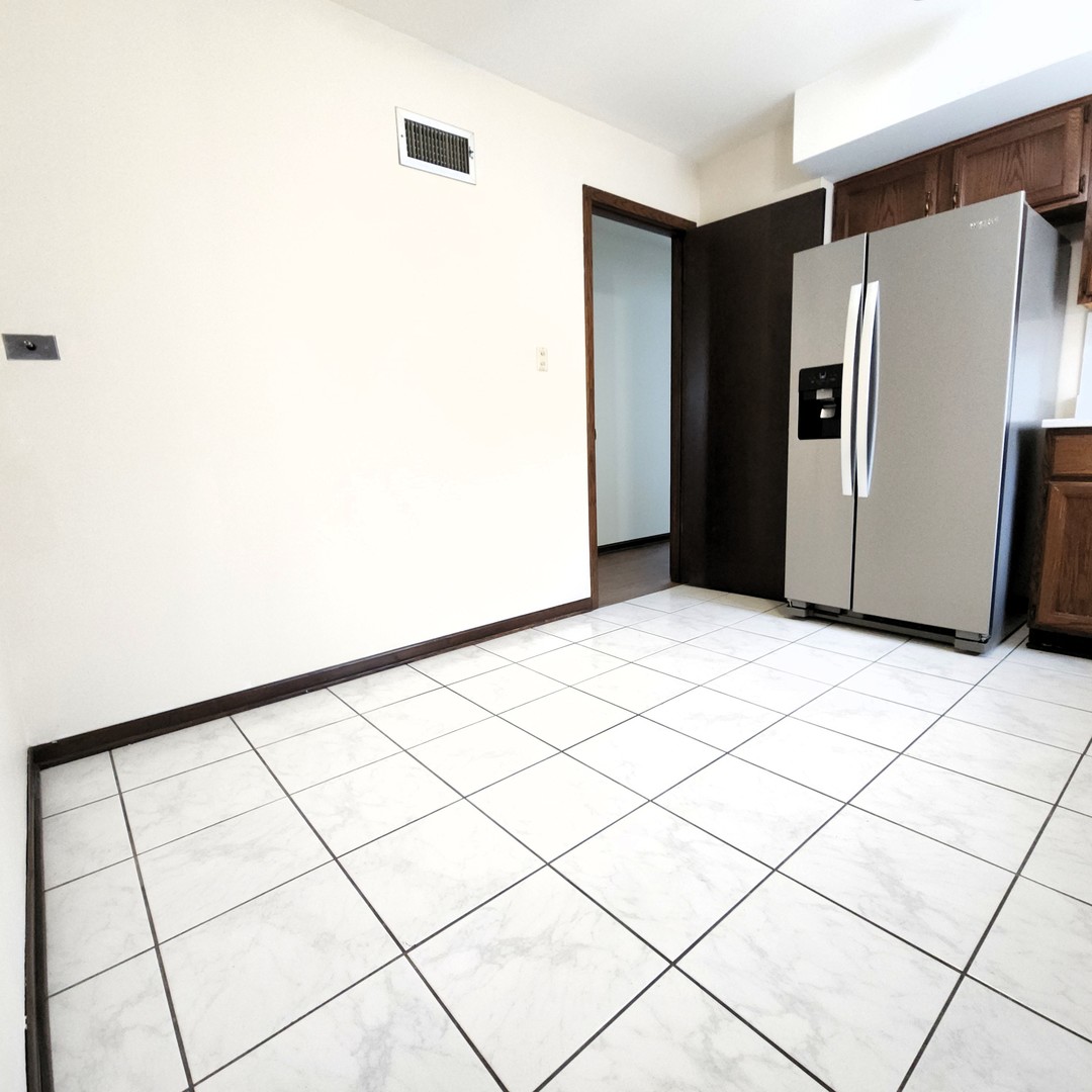 11550 Kolin Avenue, Alsip, IL 60803