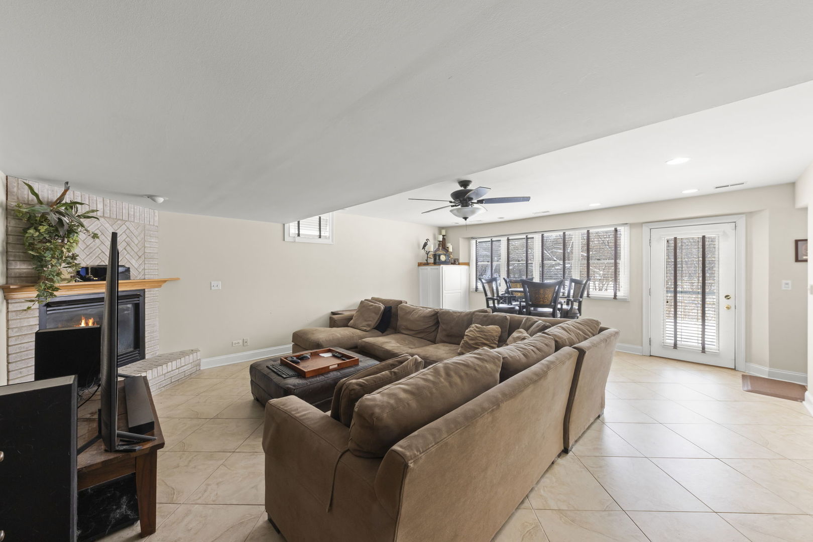 800 Ingalton Avenue, West Chicago, IL 60185