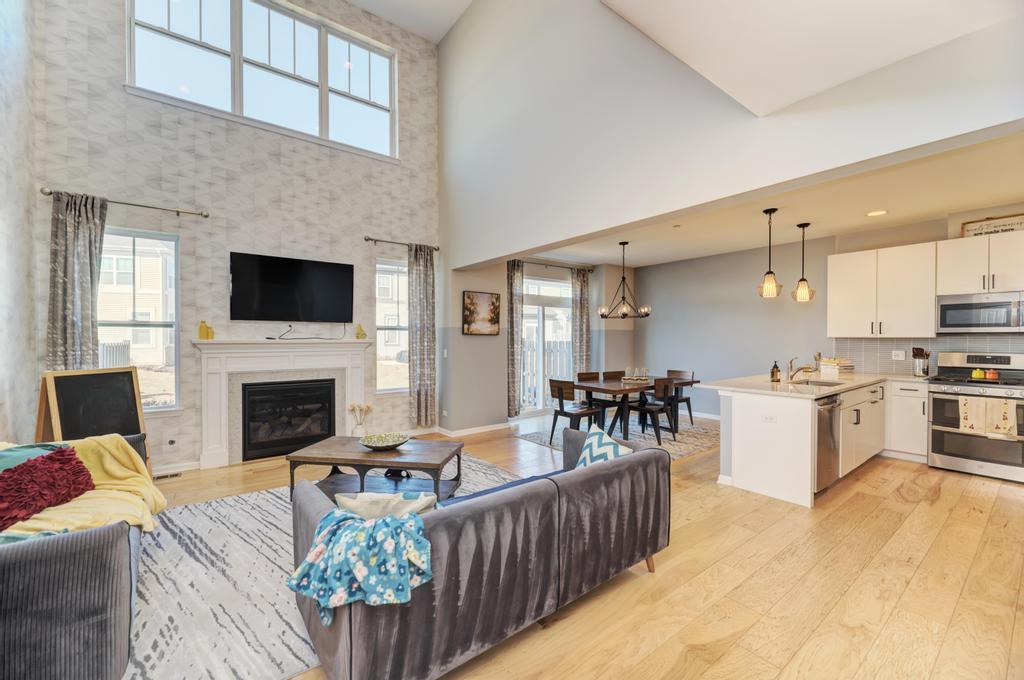 3S492 Barkley Avenue #19-4, Warrenville, IL 60555