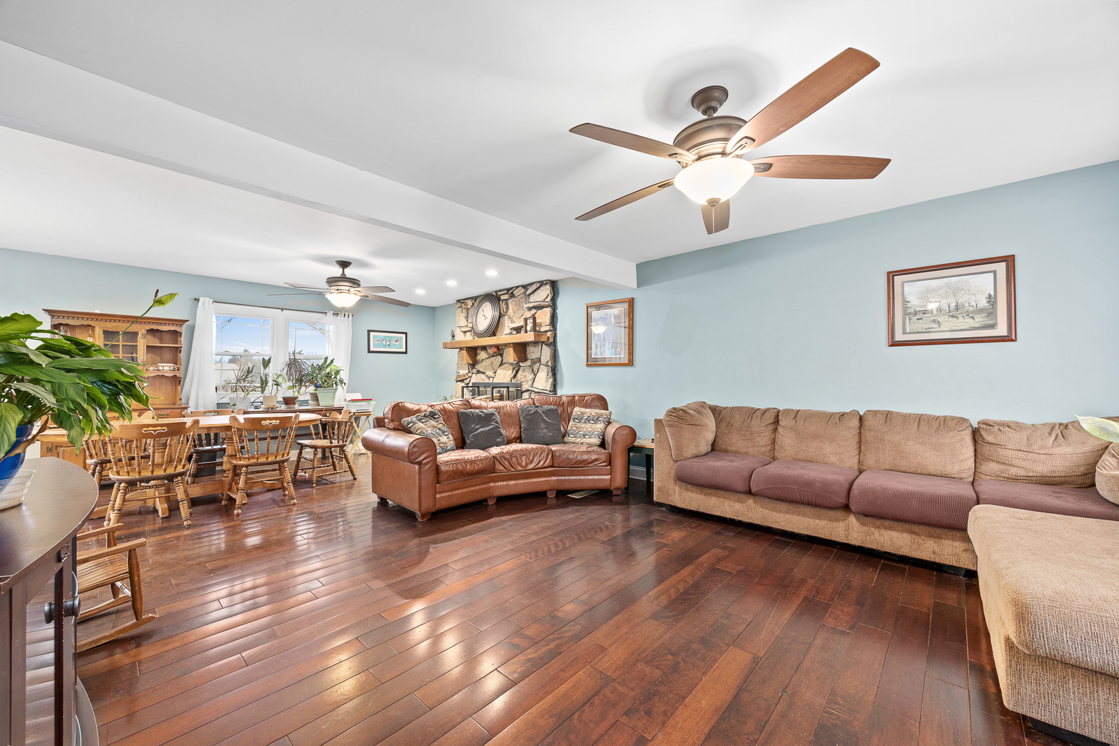 6767 Greenleaf Street, Woodridge, IL 60517